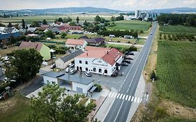 Rybářská restaurace a penzion u Horáků